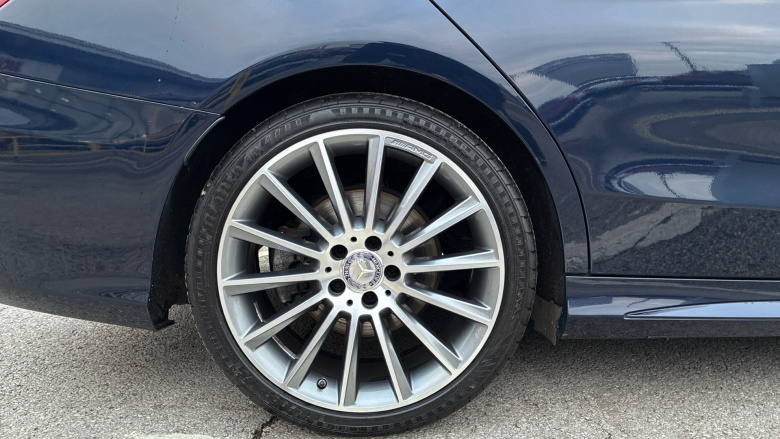 Mercedes-Benz C-Class C220d AMG Line Premium 4dr Auto Diesel Saloon